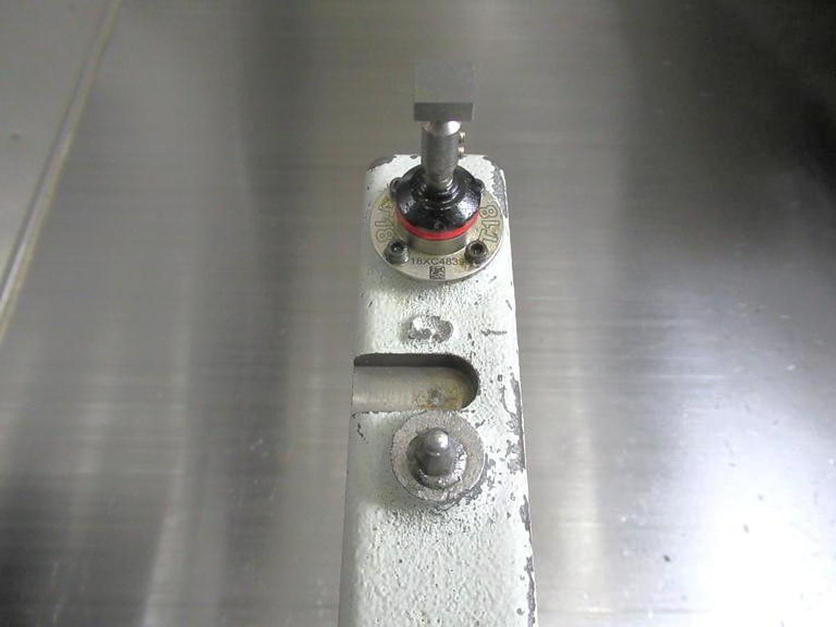 Used 2008 Haas SL-20T with Tailstock, 8" Hyd Chuck, Tool Presetter, Parts Catcher, Chip Auger, 2" Bar Cap., Cold Fire II Processor