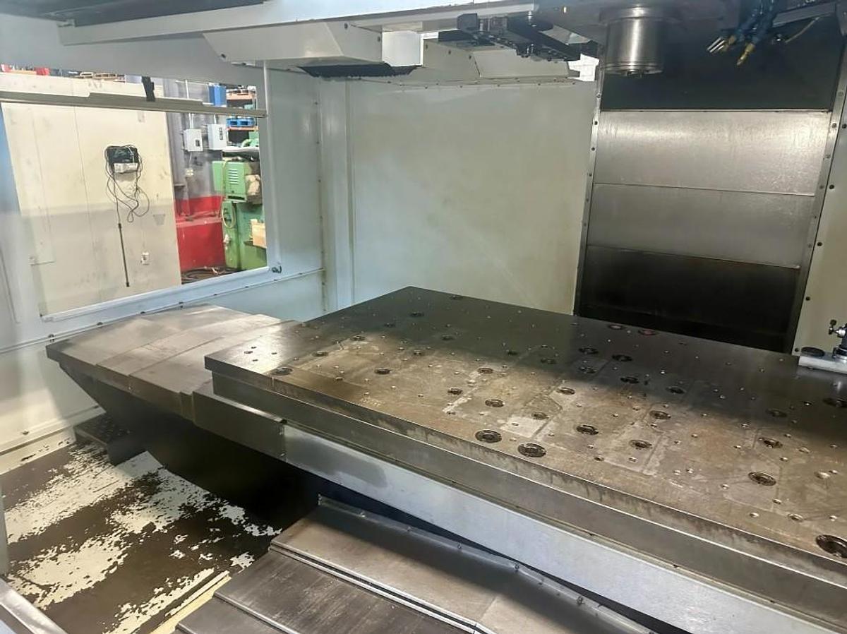 Used 2014 Haas VF8/40 with Haas Probing Package (needs probe repaired), 24 Station Side Mount ATC, 8100 RPM, CAT 40