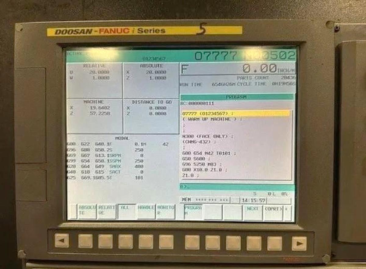 Used 2014 Doosan Puma 400LC with 21" Hyd Chuck, 7.1" Bore w/ 6.5" Bar Capacity, Programmable Tailstock, Chip Conveyor, Toolsetter