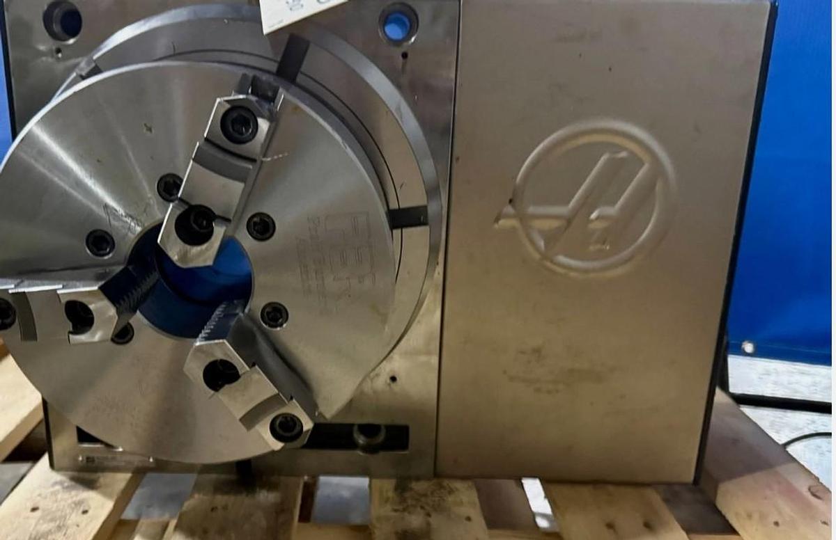 Used 2017 Haas VF-6SS with Haas HRT-310 4th Axis Table, Haas Probing Package, TSC - 1000 PSI, 24 Pos SMATC, Auger, 15k RPM, CT40 Taper