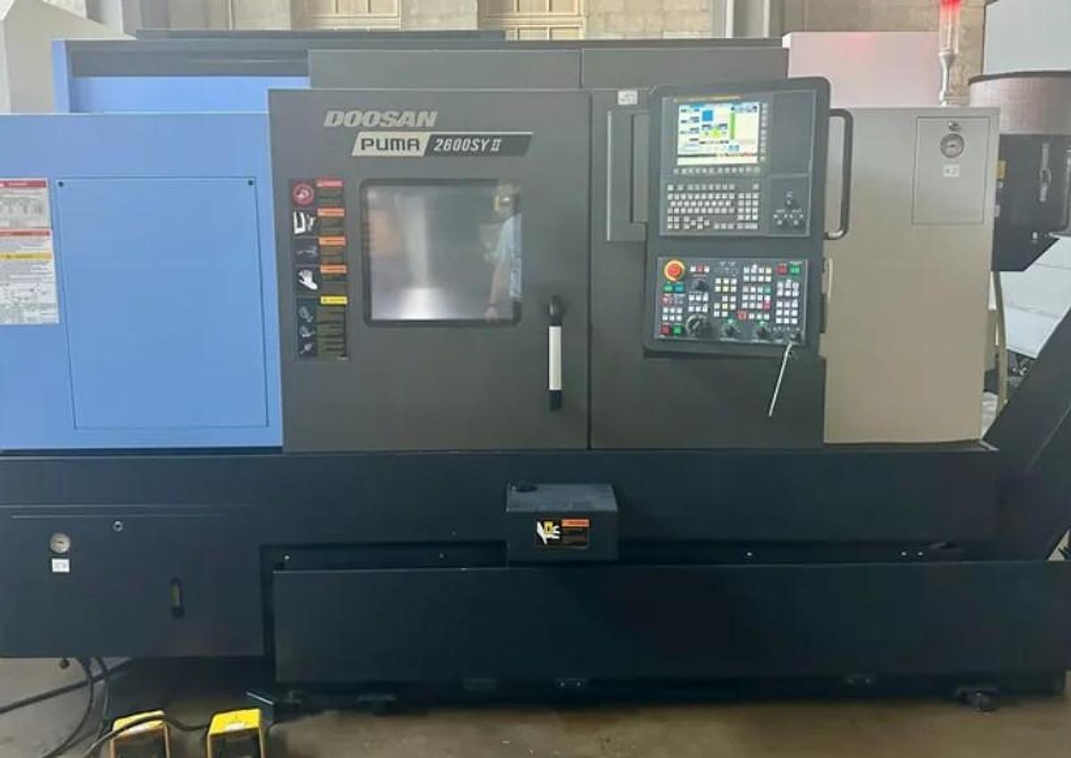 Used 2017 Doosan Puma 2600SY II with Barfeed, Parts Catcher, Parts Conveyor, Chip Conveyor