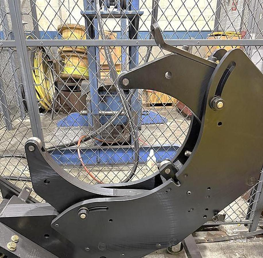 Used 2015 Doosan Puma 800LM with C Axis & Milling, 31.5" 3 Jaw Rohn Air Chk, 12.6" Bar Cap., 126" Turn Length, New RIP Steady Rest, Tailstock, Conveyor