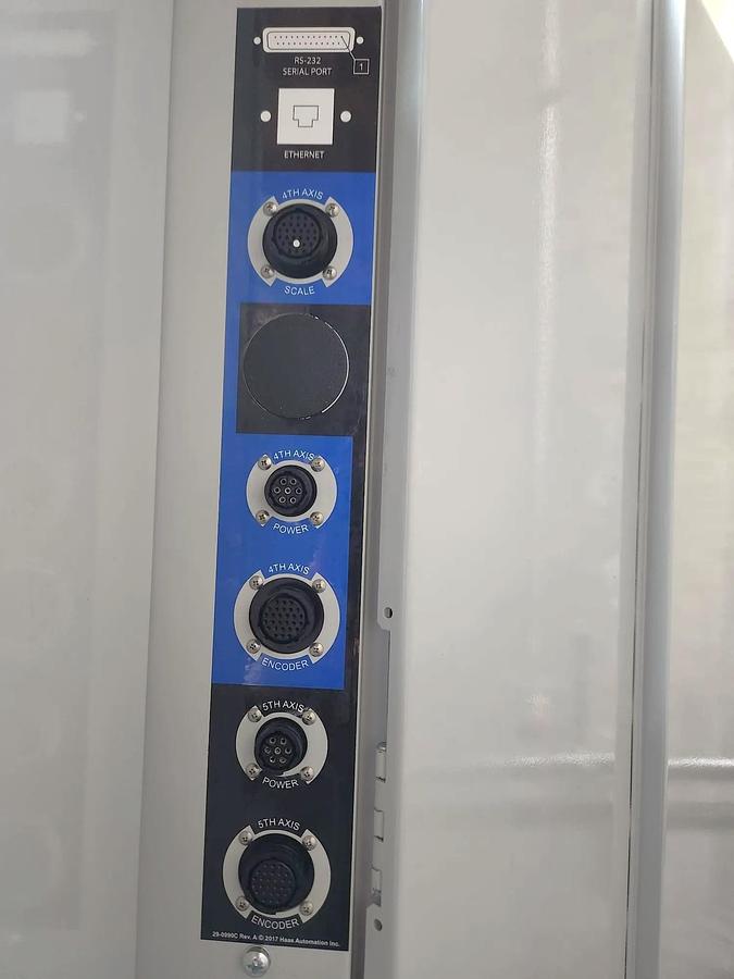 Used 2017 Haas VF4SS with Haas Probing Package, 15,000 RPM, 40 Tool ATC, Prepped for both 4th & 5th Axis Capabilities, Auger