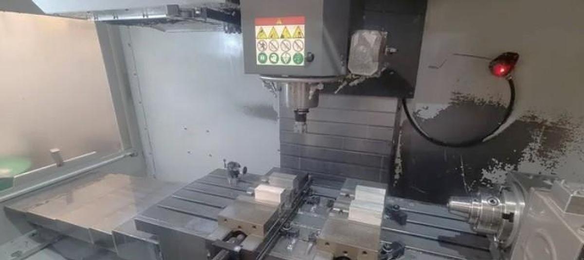 Used 2016 Haas VF4SS with Haas HRC-160 4th Axis Rotary Table, 40 Station ATC, Renishaw Probing, Pcool, 12,000 RPM