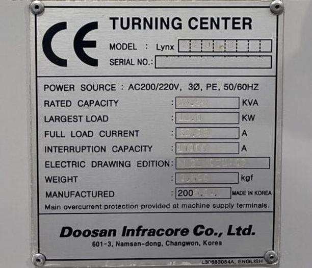 Used 2006 Doosan Lynx 220LC with Tailstock, Tool Presetter, Parts Catcher