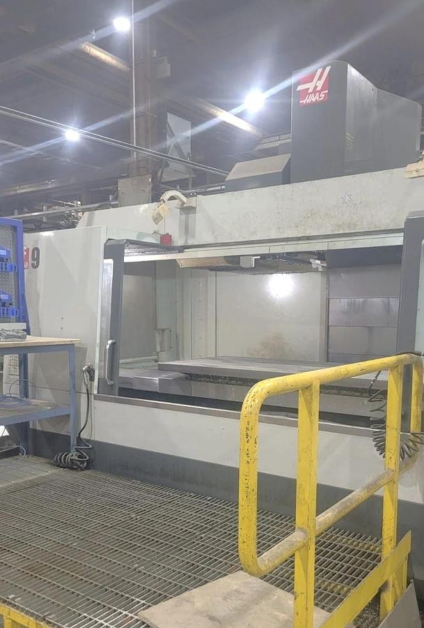 Used 2014 Haas VF-9/40 with Haas 4th Axis Rotary Table, Coolant Through Spindle, Haas Probing Package, Low Hours
