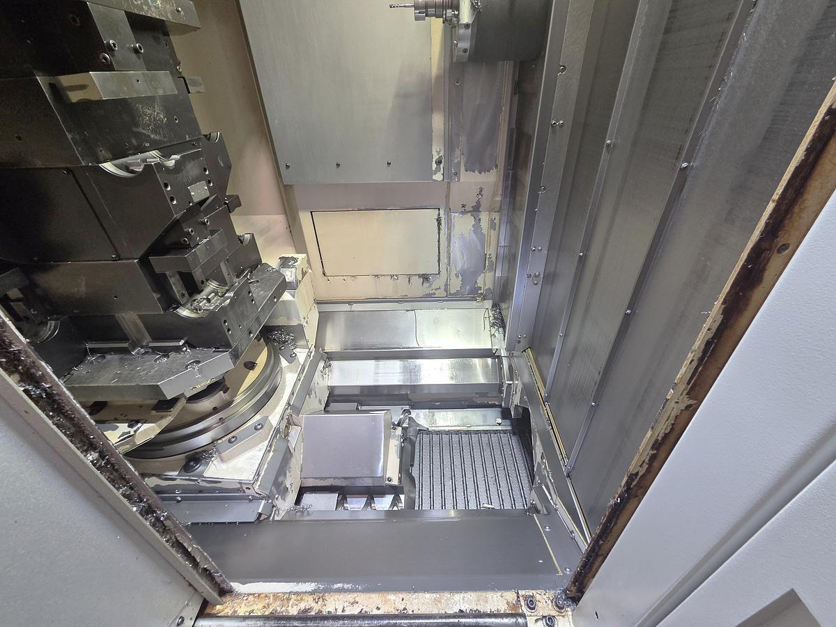 Used 2019 Okuma MB-4000H with Full 4th Axis Table, Tool Probing, High Press. Coolant Thru Spindle, Chip Conveyor, 64 Pos. ATC