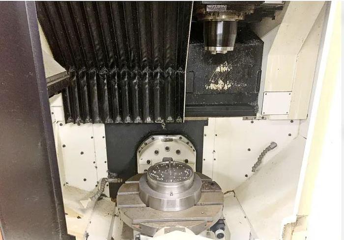 Used 2015 Mazak VC-500A-5X with Trunnion Table and Coolant Through the Spindle