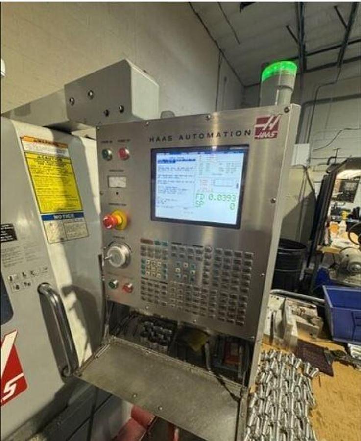 Used 2006 Haas SL-20T with Tailstock, Chip Auger, Parts Catcher, 8" Chuck, Tool Presetter