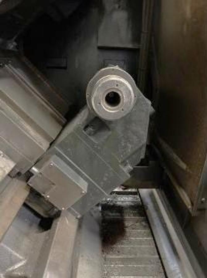 Used 2012 Doosan Puma 400MC with C Axis, Milling Capable, 21" Chuck, 6.5" Bar Capacity, Tailstock, Conveyor, Live Tool Holder