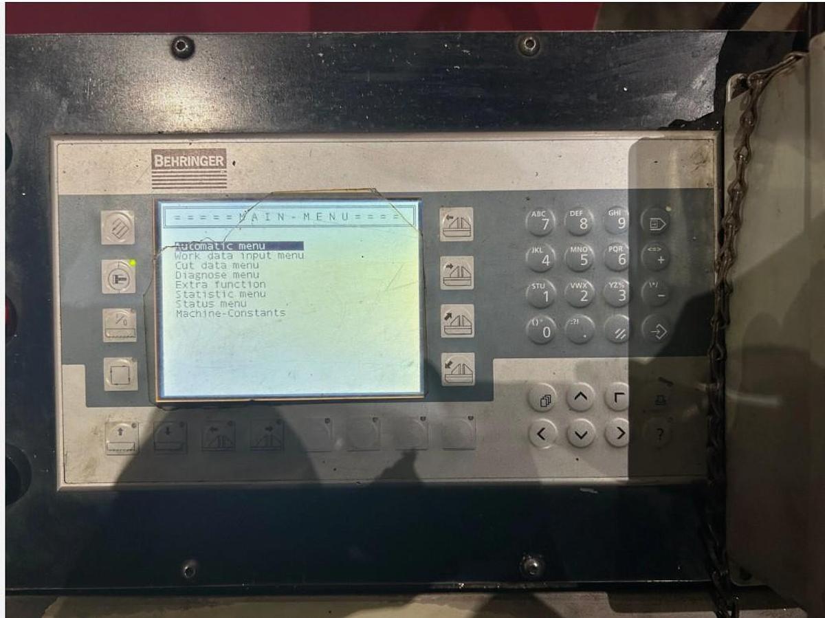 Used 1998 Behringer HBP-530A Automatic Horizontal Bandsaw w/ 20.8" Round Cutting Cap., Feeder Tables