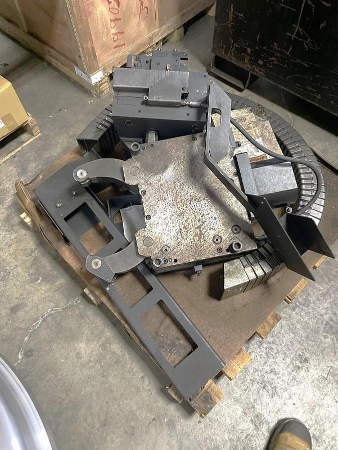 Used 2017 Doosan Puma 4100LB with 15" hyd chk, 4.62" bar cap., 80" cc, SMW S/R, Tailstock, Chip Conveyor, Toolsetter