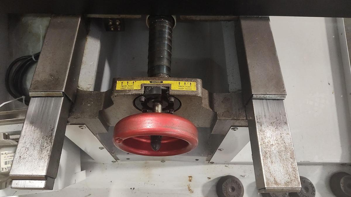 Used 2006 Haas TM-1 w/ 4th Axis Drive, Coolant Syst., Single or Three Phase from Tech School