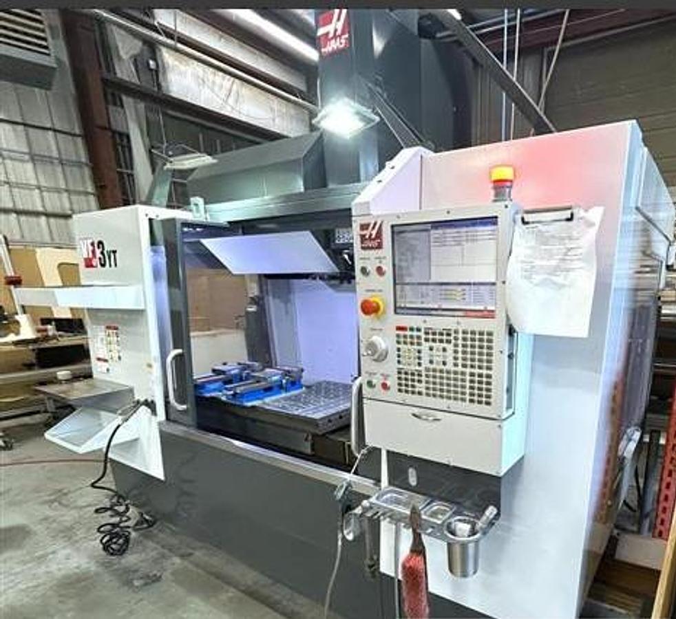 Used 2020 Haas VF-3YT/40 with Haas HRT210 Rotary Table, 10,000 RPM, Renishaw Probing, 30 Station Side Mounted ATC