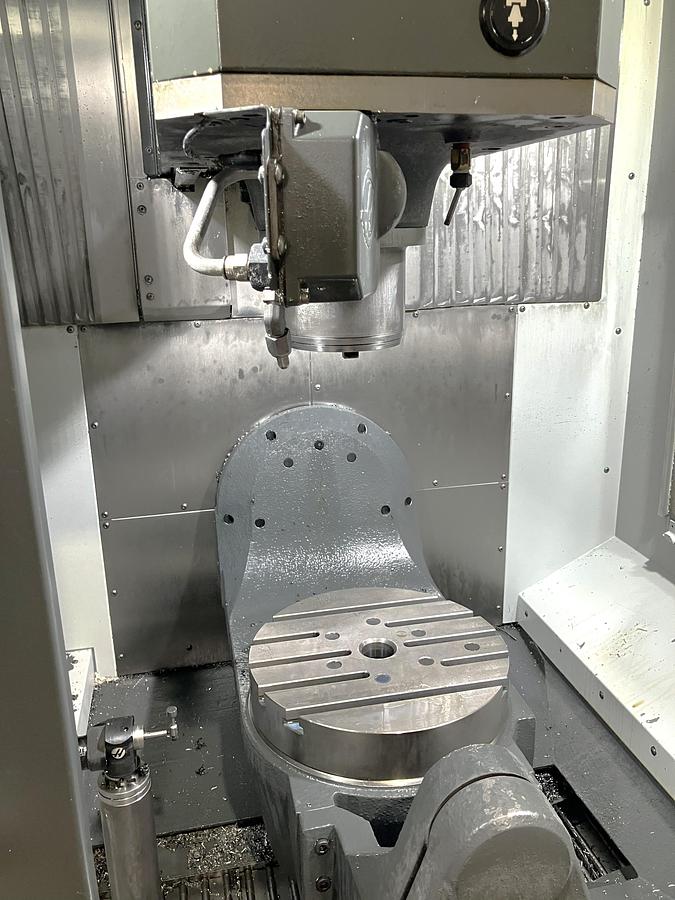 Used 2021 Haas UMC-500SS 5 Axis Universal Machining Center with Coolant Thru Spindle, Probing, HSM, Conveyor, 50 Station ATC