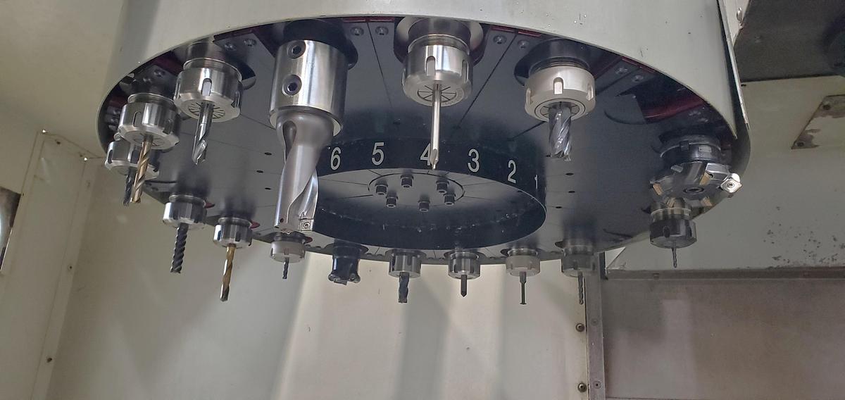 Used 2001 Haas VF4D with Haas HRT210 4th Axis Table, Tailstock, Auger, Prog. Coolant, Quick Code