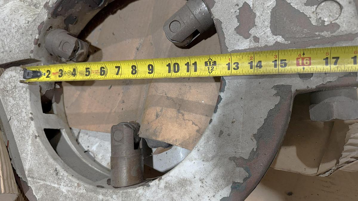 Used 2007 Challenger SL350 Hollow Spindle CNC Lathe, 10.25" Bar Cap., (2) 25" 4 Jaw Man. Chks, Steady Rests, Tailstock, 120" cc