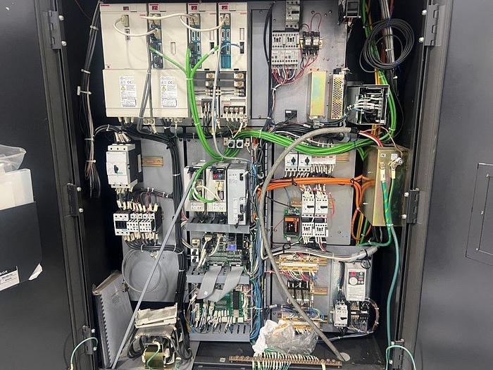 Used 2004 Mazak Nexus VCN 510C with Coolant Through the Spindle, Probing, Tool Length Measurement Probe, Conveyor