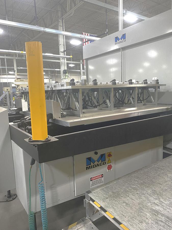 Used 2023 Haas VF8/40 w/ Midaco Pallet Changer, Hydr. Clamping, Extended Z Axis, Probing, 10,000 RPM, Prep for Coolant Thru Spindle