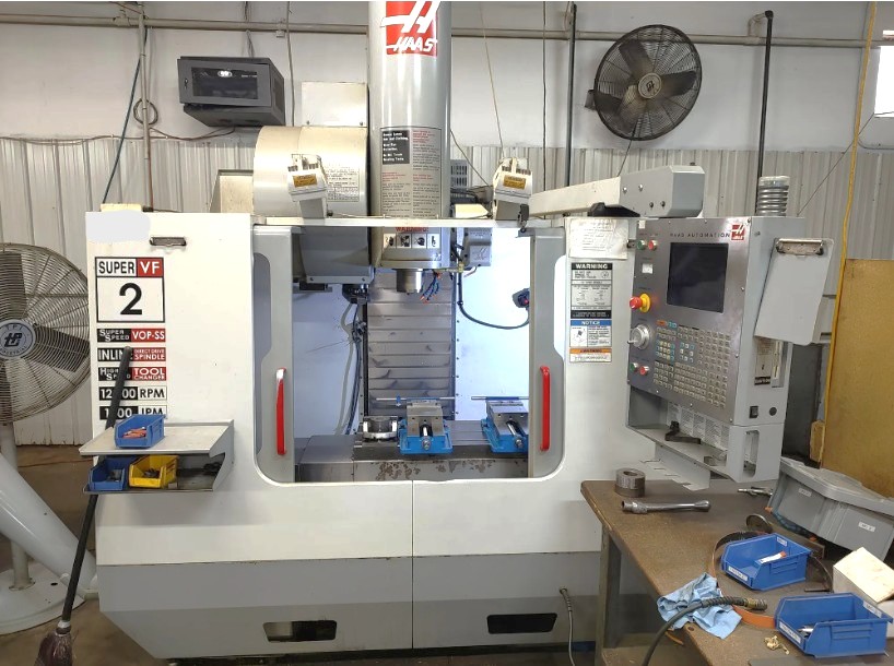 Used 2004 Haas VF-2SS with Haas Probing, 24 Pos. Side Mount ATC, 12,000 RPM, CAT 40, HSM, 30 HP, PCool, Auger, Floppy Drive