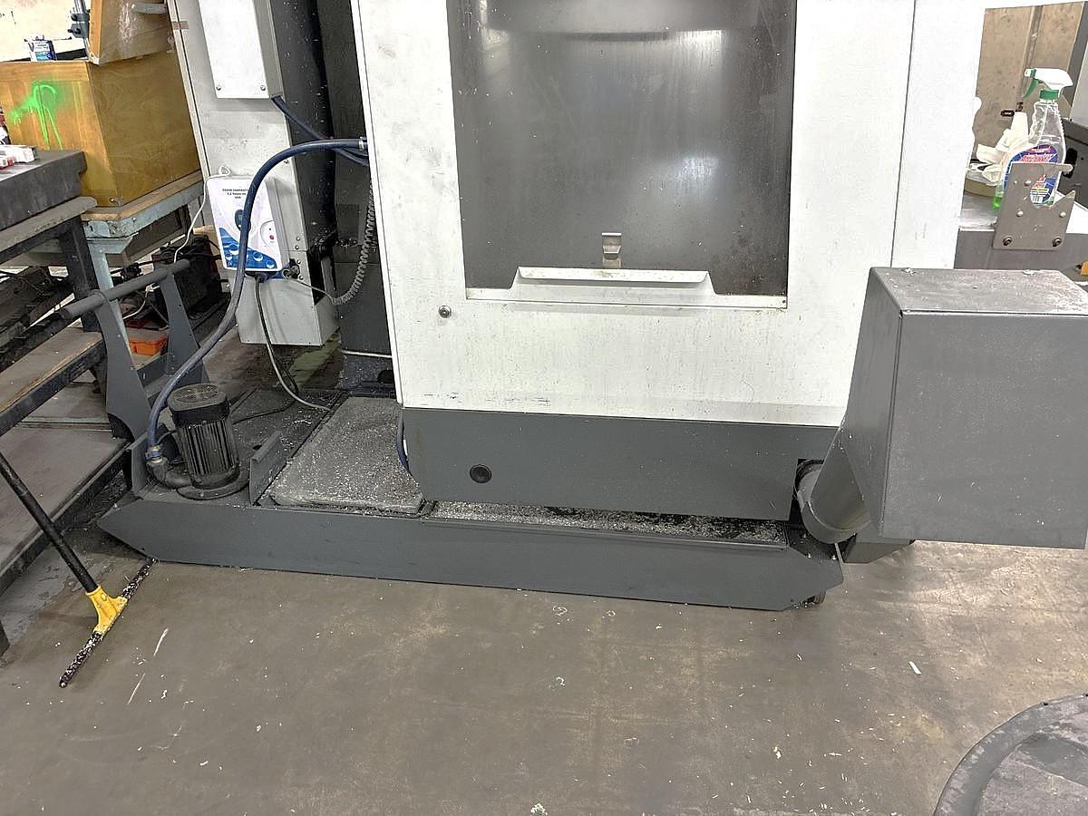 Used 2017 Haas VF2 with Chip Auger, Rigid Tapping, 8100 RPM, 20 Station Umbrella ATC, ONLY 3,429 Feed Cutting Hours !!