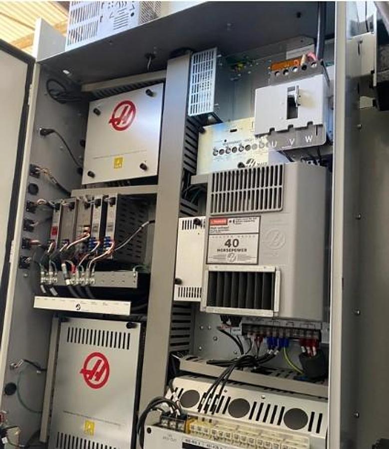 Used 2018 Haas VM-6 with Haas TR310 Trunnion Table, Probing, Coolant Thru Spindle, Z Axis Riser