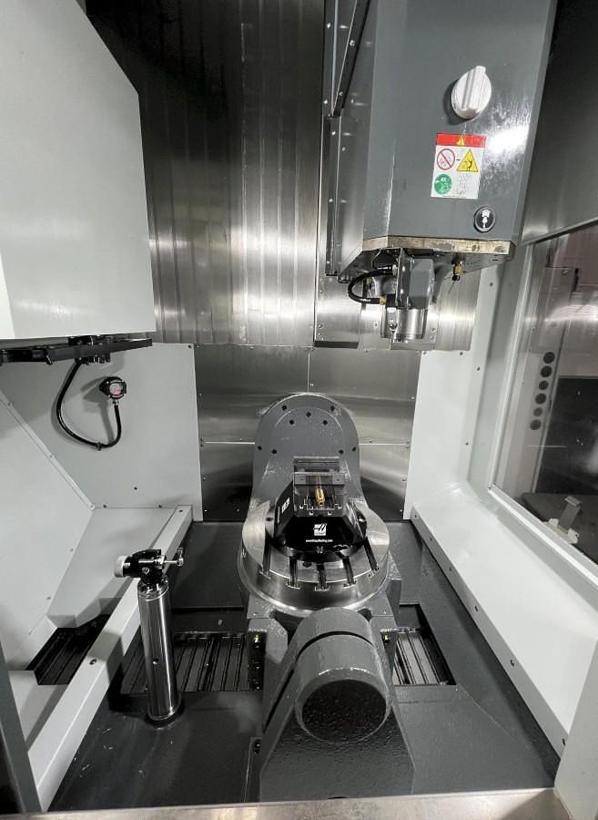Used 2022 Haas UMC-500SS