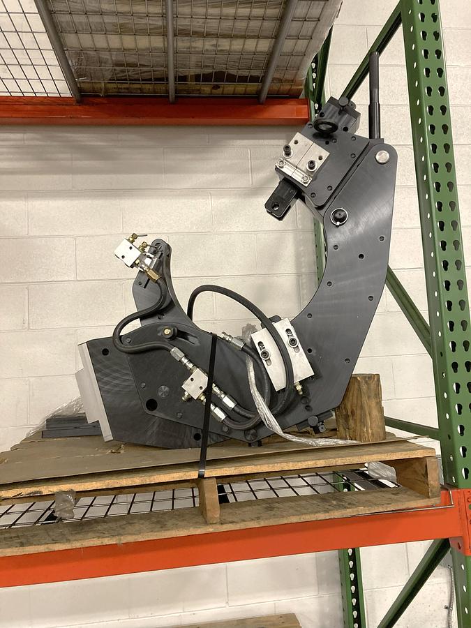 Used 2006 Leadwell LTC50-BL with 18" Hyd Chk, 4.6" Bar Cap., 33.5" sw, 80" cc, 1500 RPM, 50 HP, Steady Rest, Conveyor, Fanuc 0i-TC