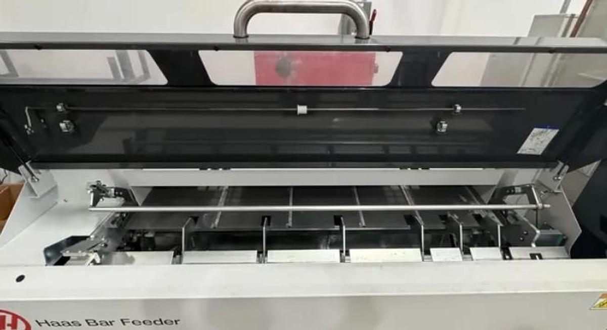 Used 2022 Haas ST-25 Chucker w/ Haas Barfeed with Liners, Tool Presetter, Chip Conveyor, 10" Hydraulic Chuck, Parts Catcher