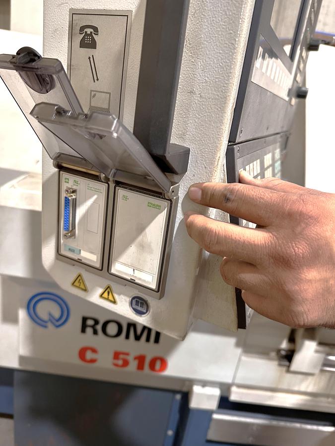 Used 2013 Romi C-510 Combination Teach Type CNC Lathe, 10" Chuck, 2.6" Bar Cap., 60" cc, Tool Post, Tailstock, Hand Wheels