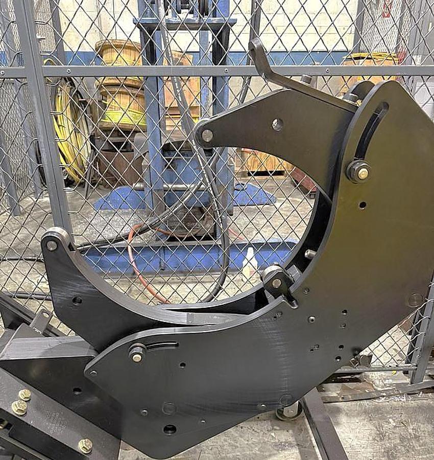 Used 2015 Doosan Puma 800LM with C Axis & Milling, 32" 4 Jaw Manual Chk, 12.6" Bar Cap., 126" Turn Length, New RIP Steady Rest, Tailstock, Conveyor
