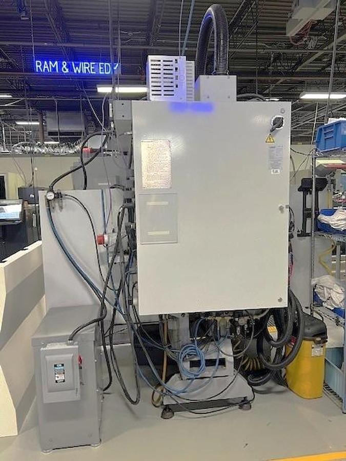 Used 2004 Haas TM-1 with Haas HA-5C Indexer, Tool Probing, 10 Station ATC, Single or Three Phase Power Capable, Splash Guarding