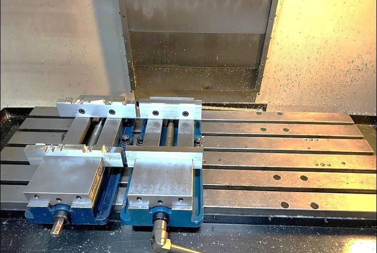 Used 2002 Haas VF-3B with 24 Station Side Mounted ATC, Chip Auger, Pcool, 2 Spd Gearbox, USB Port, 4th Axis Drive, Rigid Tapping