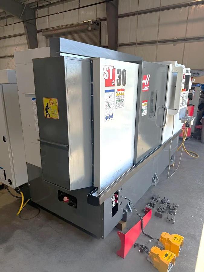 Used 2021 Haas ST-30 with 10" Chuck, 3" Bar Cap., Chip Conveyor, Tailstock, Tool Presetter, 21" x 32.5" Capacity, ONLY 1,516 Spindle Hours