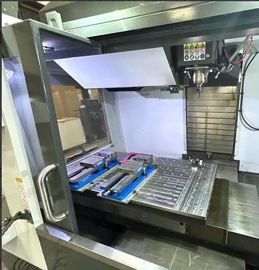 Used 2020 Haas VF-3YT/40 with Haas HRT210 Rotary Table, 10,000 RPM, Renishaw Probing, 30 Station Side Mounted ATC