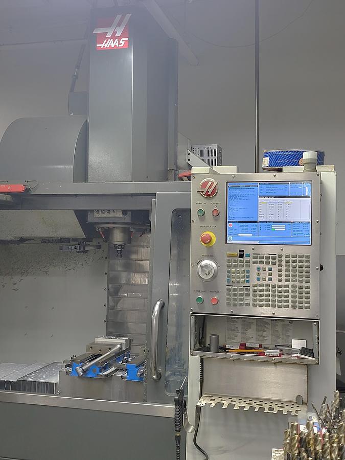 Used 2014 Haas VF2SS with Programmable Coolant, Chip Auger, 24 Station Side Mounted ATC