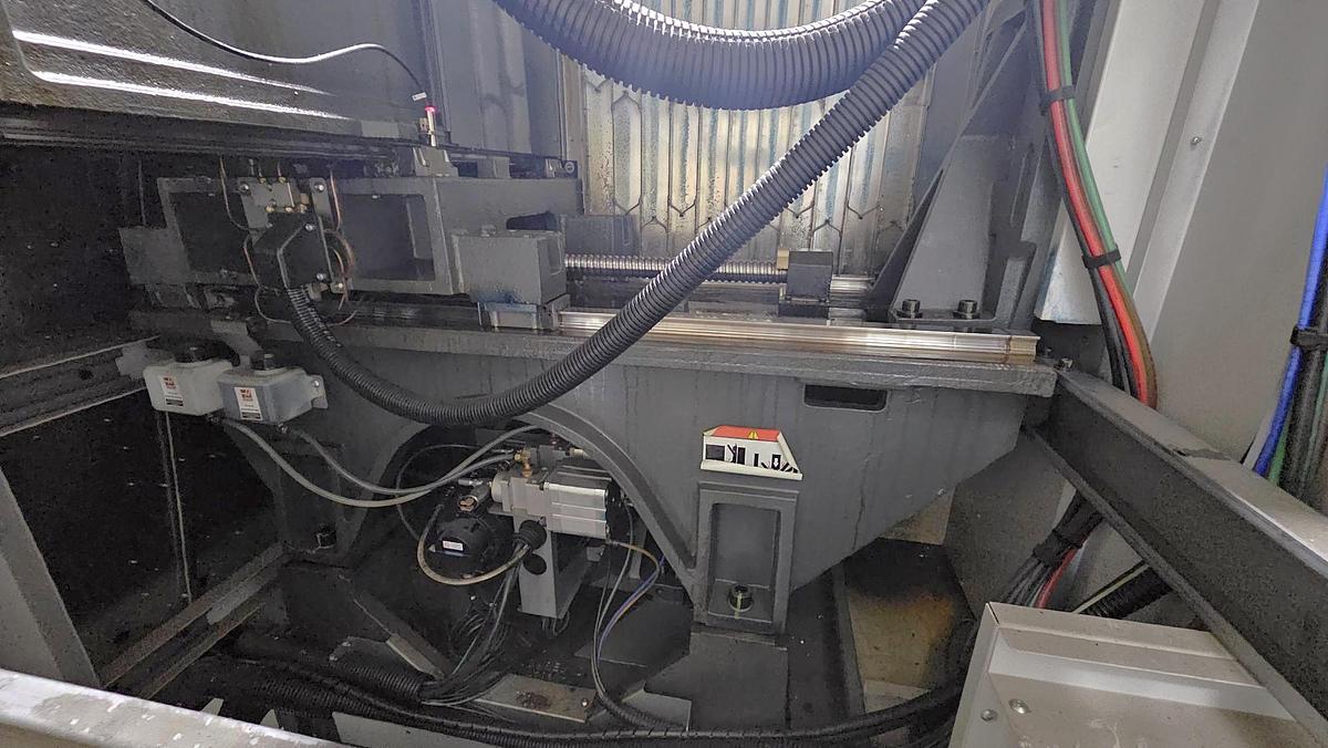 Used 2021 Haas UMC-500SS 5 Axis Universal Machining Center with Coolant Thru Spindle, Probing, HSM, Conveyor, 50 Station ATC
