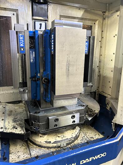 Used 2006 Doosan DHP 4000 w/ 2 Plt Changer, 1 Degree, 60 ATC, Coolant Thru Spindle, 14,000 RPM