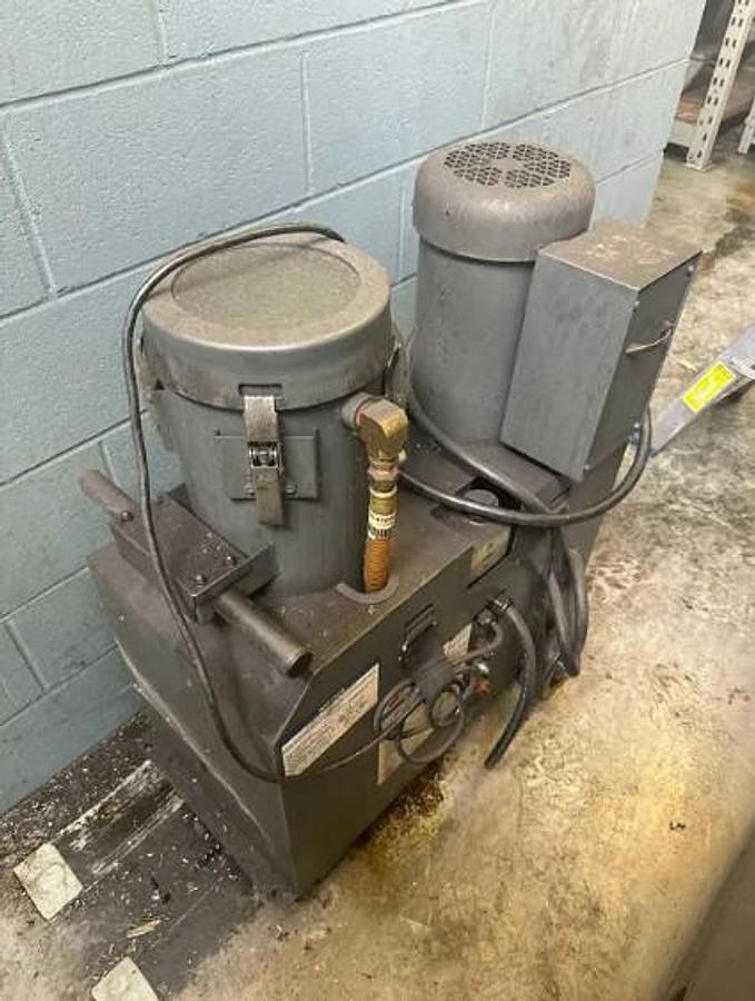 Used 2014 Haas VF8/40 with Haas Probing Package (needs probe repaired), 24 Station Side Mount ATC, 8100 RPM, CAT 40