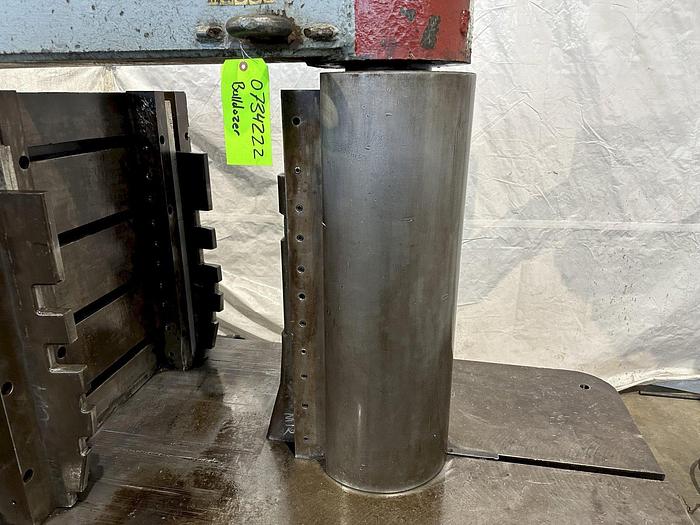 Used Bulldozer Type 300 Ton Horizontal Hydraulic Press