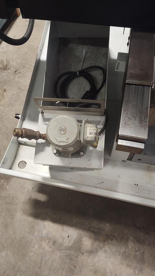 Used 2006 Haas TM-1 w/ 4th Axis Drive, Coolant Syst., Single or Three Phase from Tech School