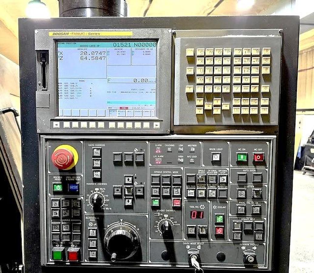 Used 2013 Doosan Puma 400LC with 6.5" Bar Cap, 21" Hyd Chuck, 23.2" TD x 81.7" Turn Length, 50 HP, SMW Hyd Steady, Tailstock, Conveyor