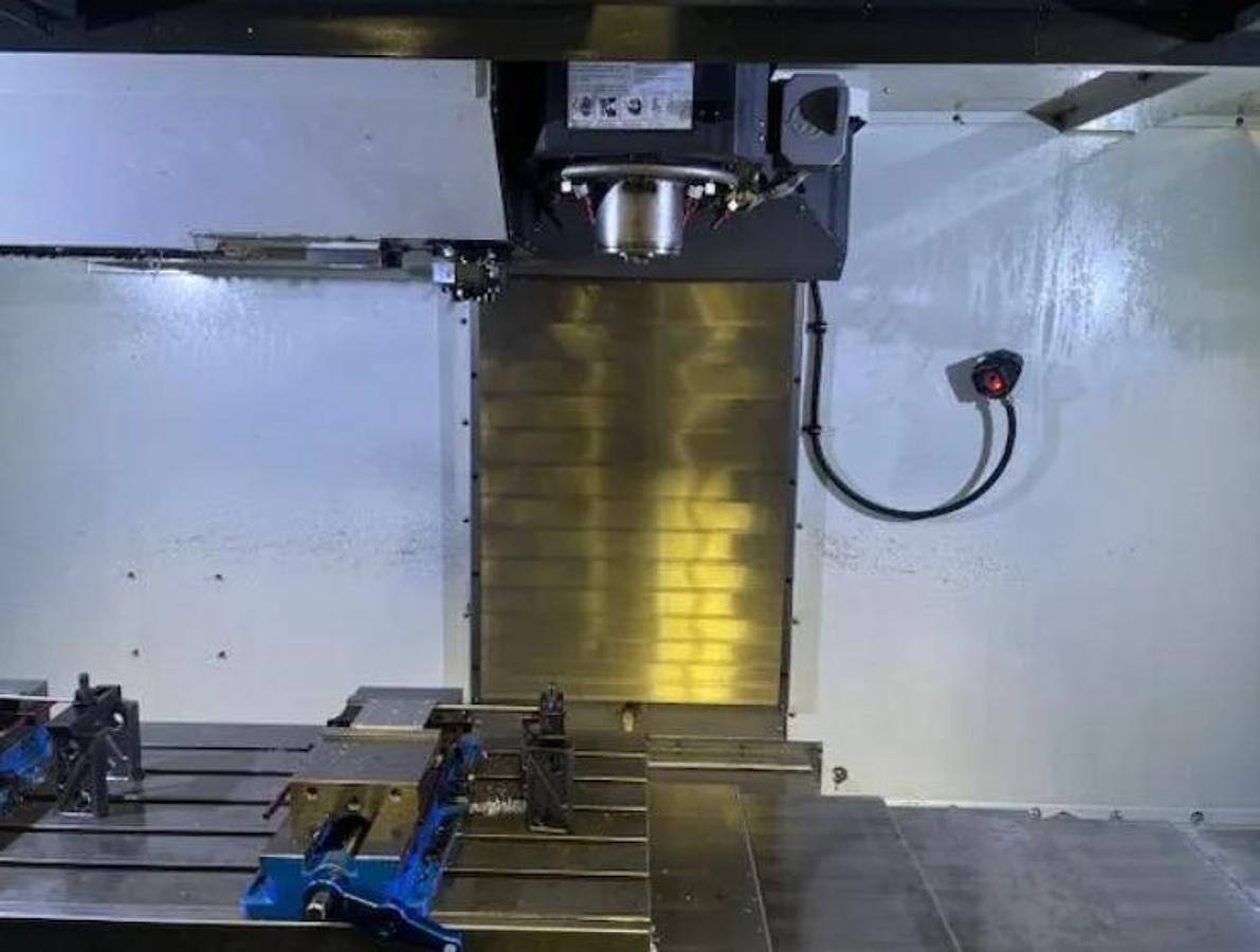 Used 2015 Haas VF-4SS w/Wired for 4th axis, Remote Jog Handle, WIPS Renishaw Tool & Part Probe, Programmable Coolant Nozzle, 1k Coolant Thru the Spindle