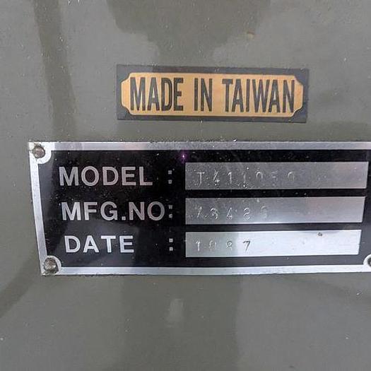 Used 1987 Webb 10"x50" Knee Mill