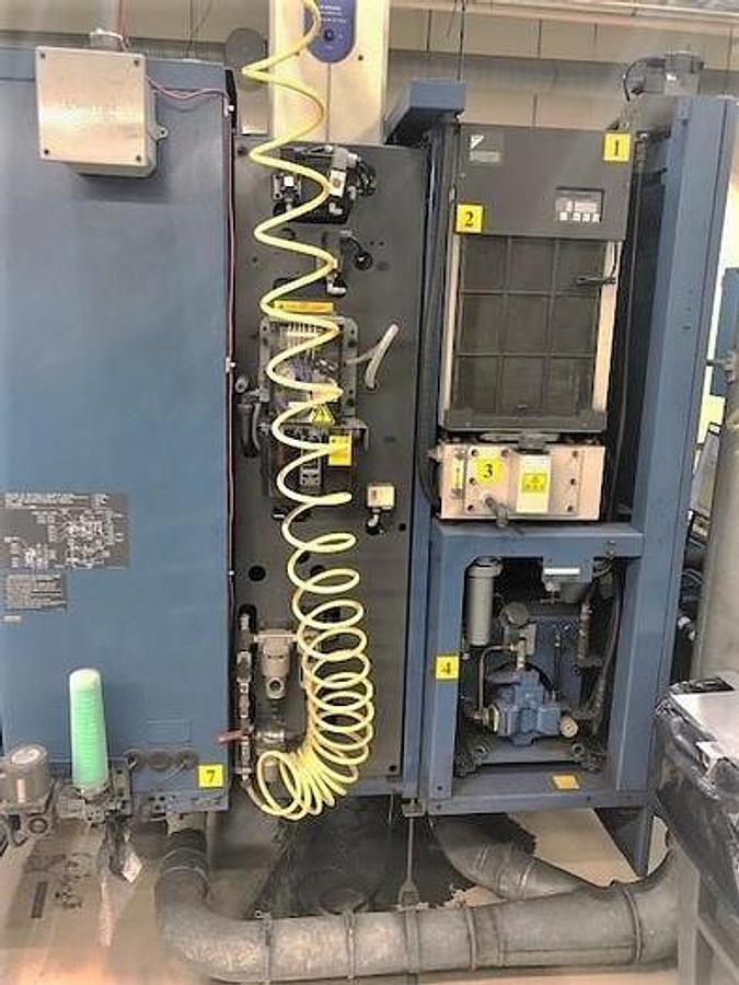 Used 2008 Matsuura H.Plus 300-PC11 Horizontal Machining Center with 11 Pallet Pool, Chip Blaster HP CTS, 30 Pos. ATC, Conveyor