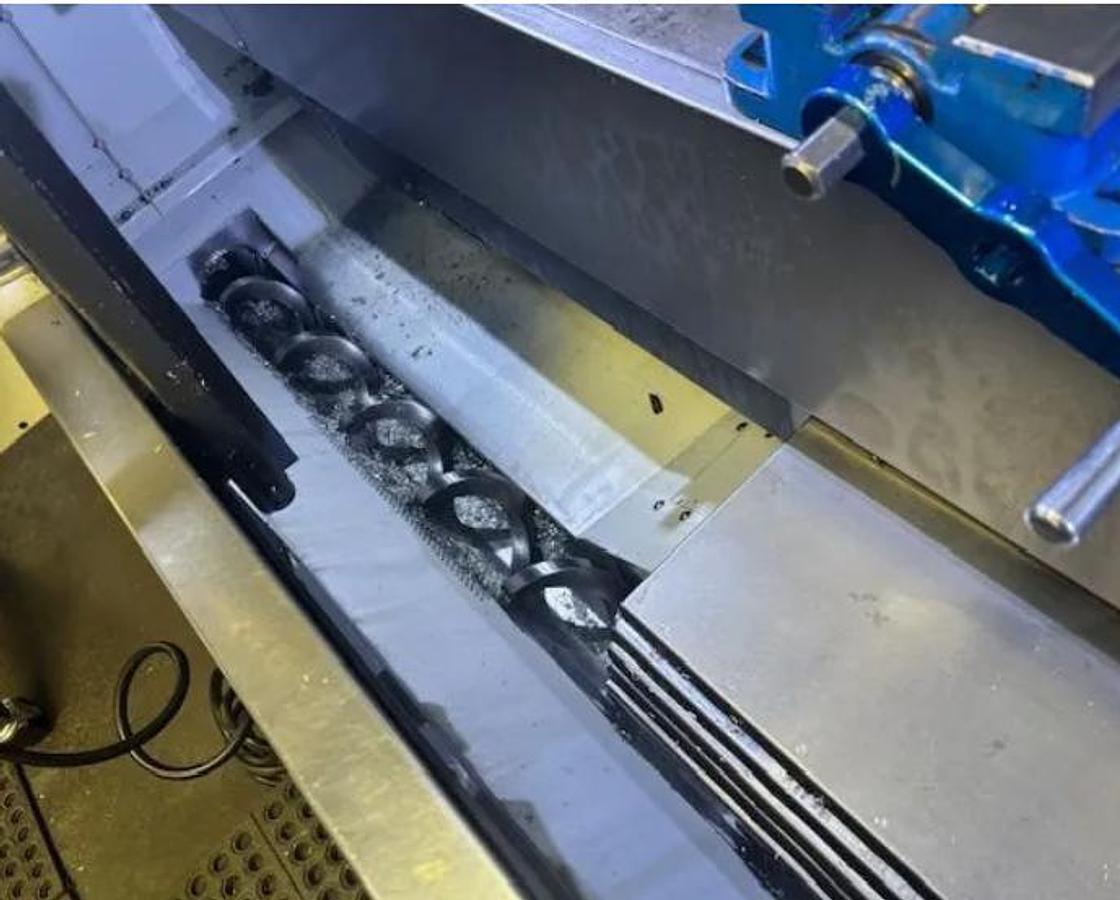 Used 2015 Haas VF-4SS w/Wired for 4th axis, Remote Jog Handle, WIPS Renishaw Tool & Part Probe, Programmable Coolant Nozzle, 1k Coolant Thru the Spindle