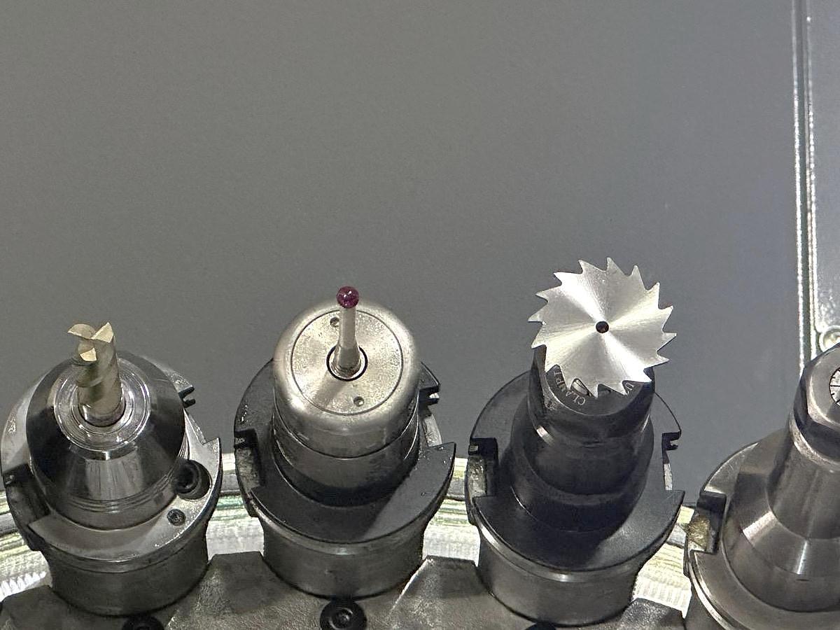 Used 2021 Haas VF-5SS with Haas HRT-160 4th Axis,15k RPM, Probing, TSC, PCool, Auger, 4th & 5th Axis Drives, Mist Collector, Tooling