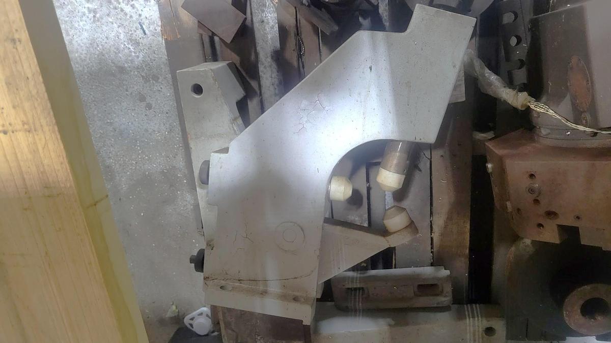 Used 2006 Hankook Protec 9NC/4000 with 10" Bar Capacity, 160" Centers, (2) 25" Manual Chucks, Fanuc 21iTB Control