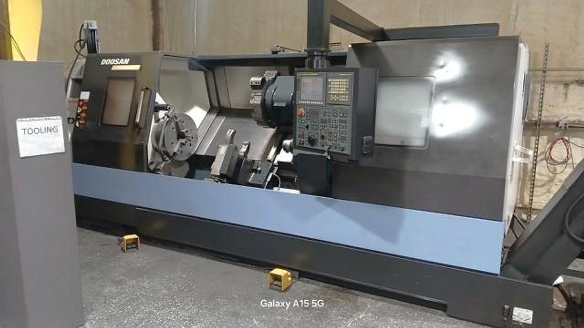 Used 2013 Doosan Puma 400LC with 6.5" Bar Cap, 21" Hyd Chuck, 23.2" TD x 81.7" Turn Length, 50 HP, SMW Hyd Steady, Tailstock, Conveyor