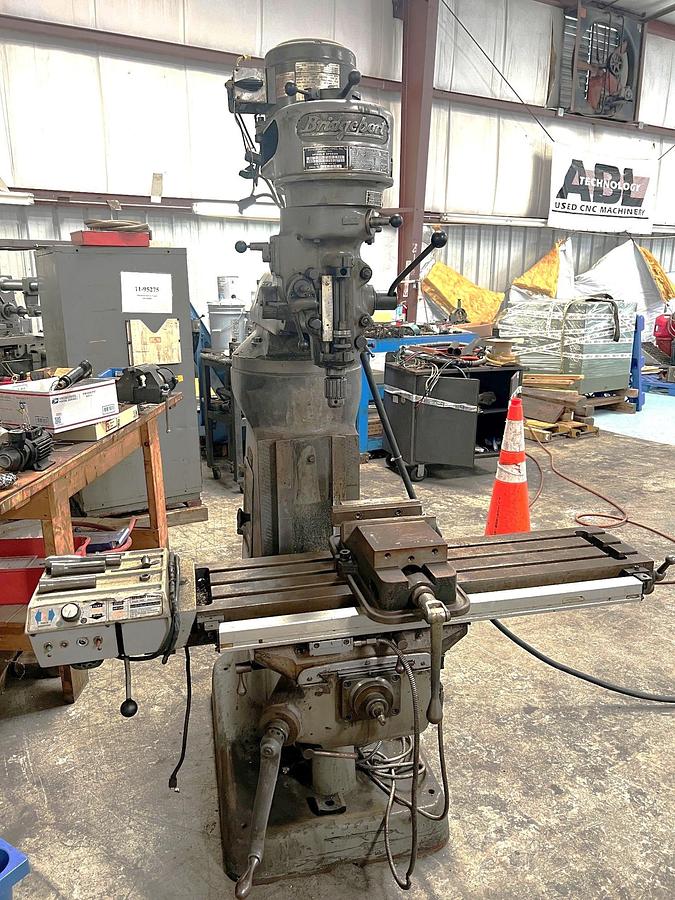 Used 1970 Bridgeport Series I Manual Knee Mill with 1 HP Motor, 
